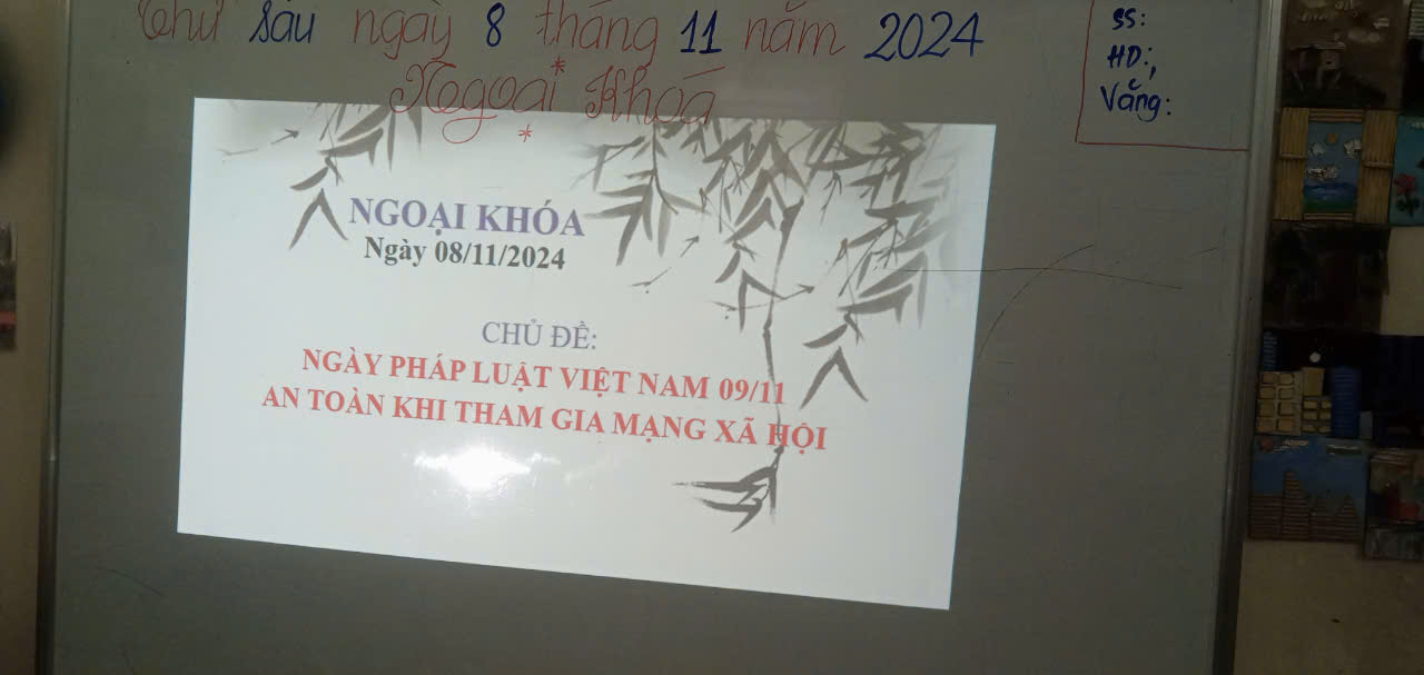 NGOẠI KHÓA: NGÀY PHÁP LUẬT VIỆT NAM 09/11 –  NHỮNG ĐIỀU CẦN BIẾT KHI THAM GIA MẠNG XÃ HỘI